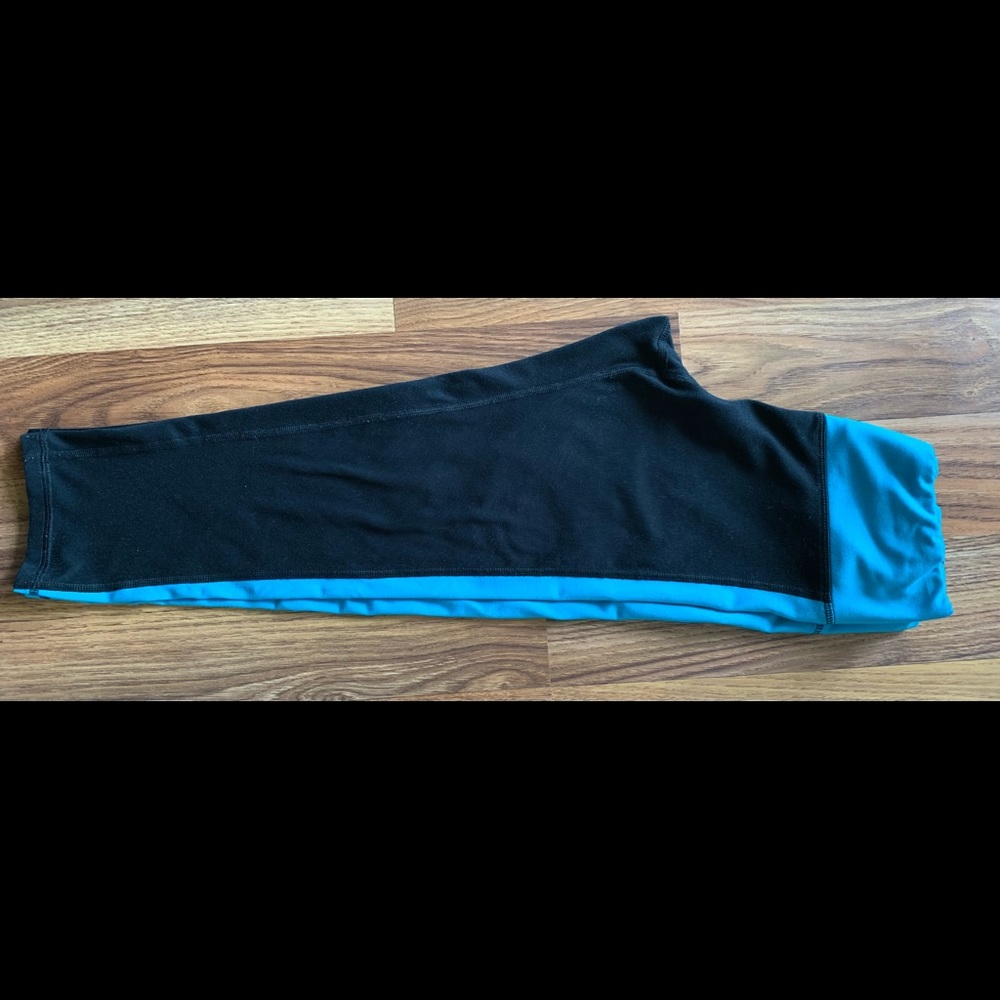 CHAMPION ATHLETIC CROP PANTS